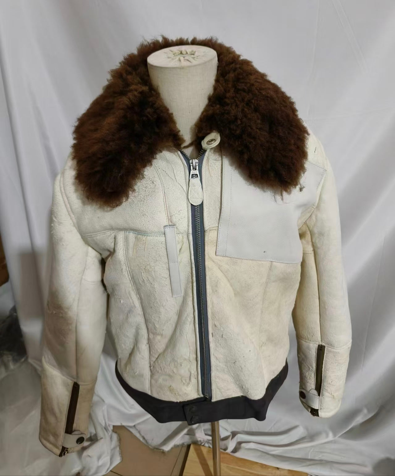 LW Fur Jacket (white)
