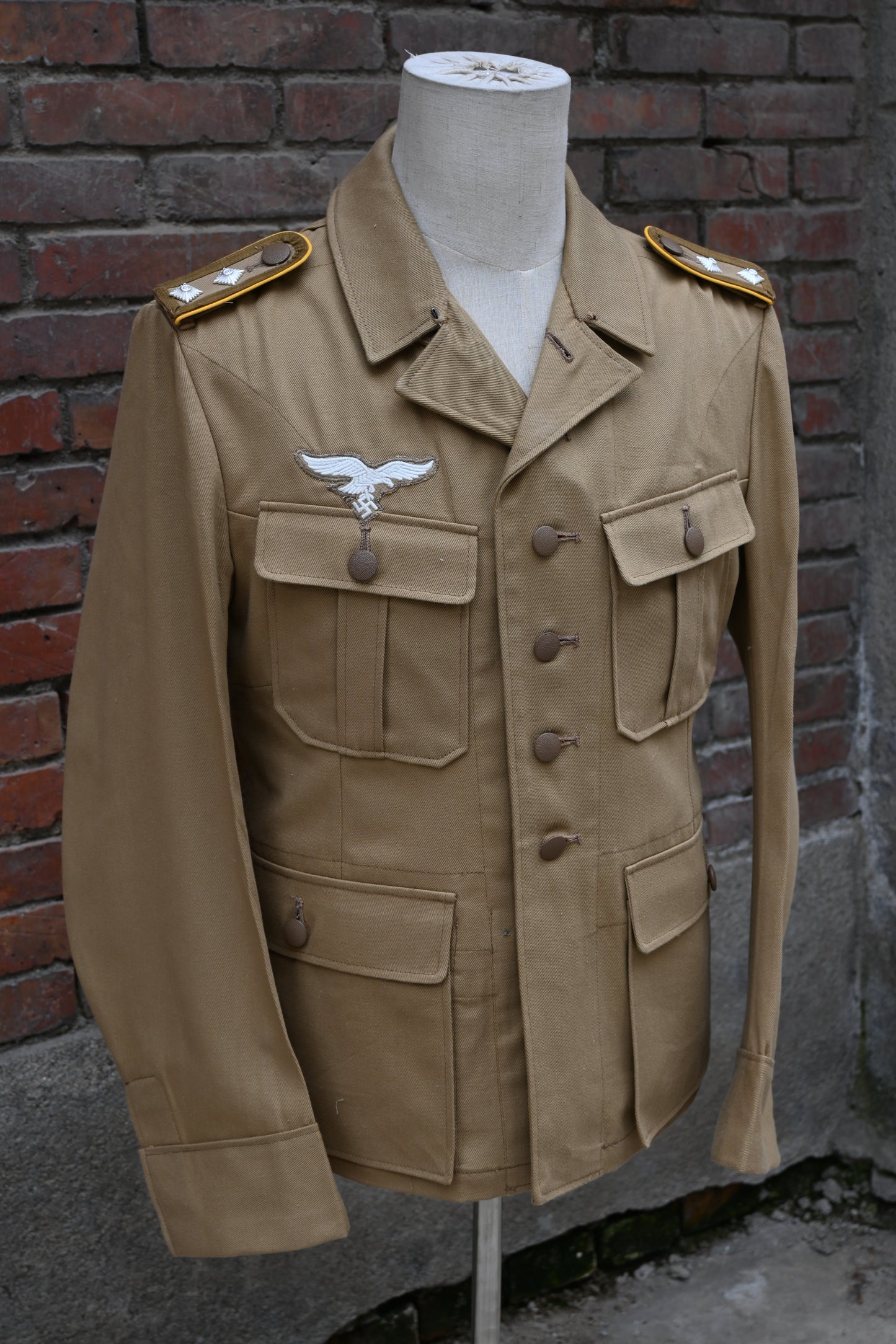 TLW   UNIFORM