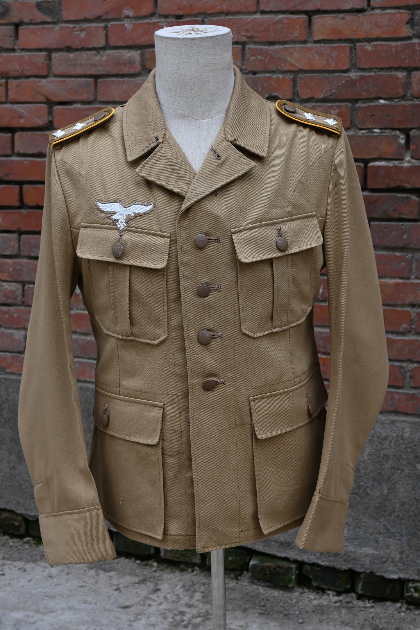 TLW   UNIFORM
