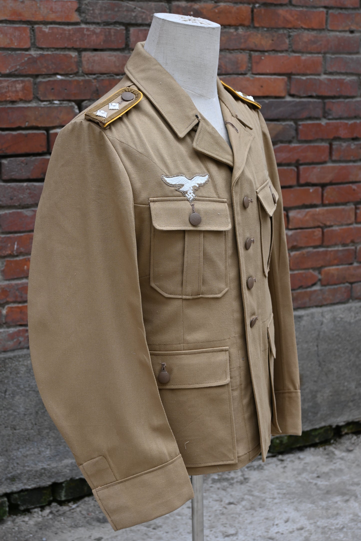 TLW   UNIFORM
