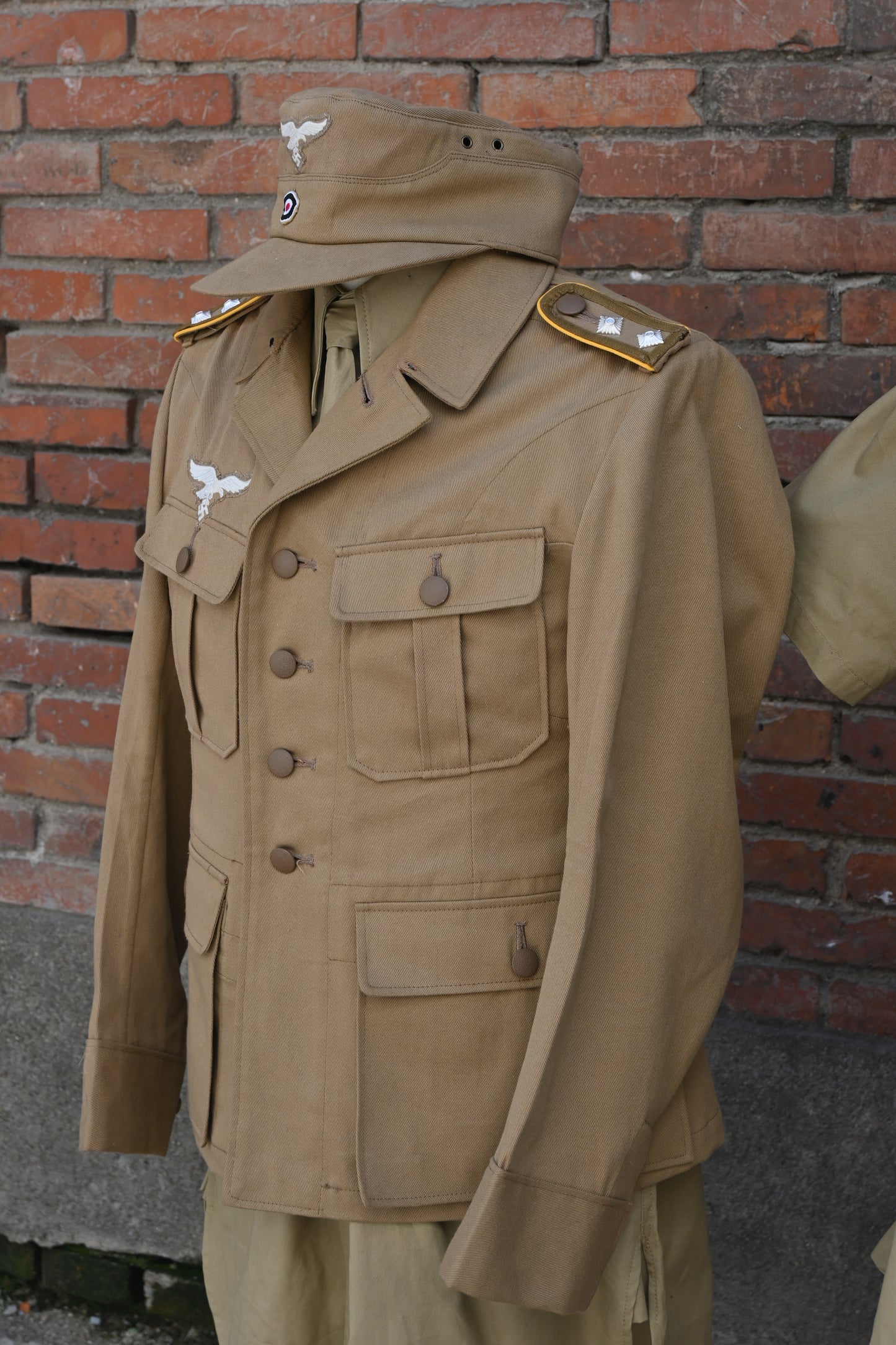 TLW   UNIFORM