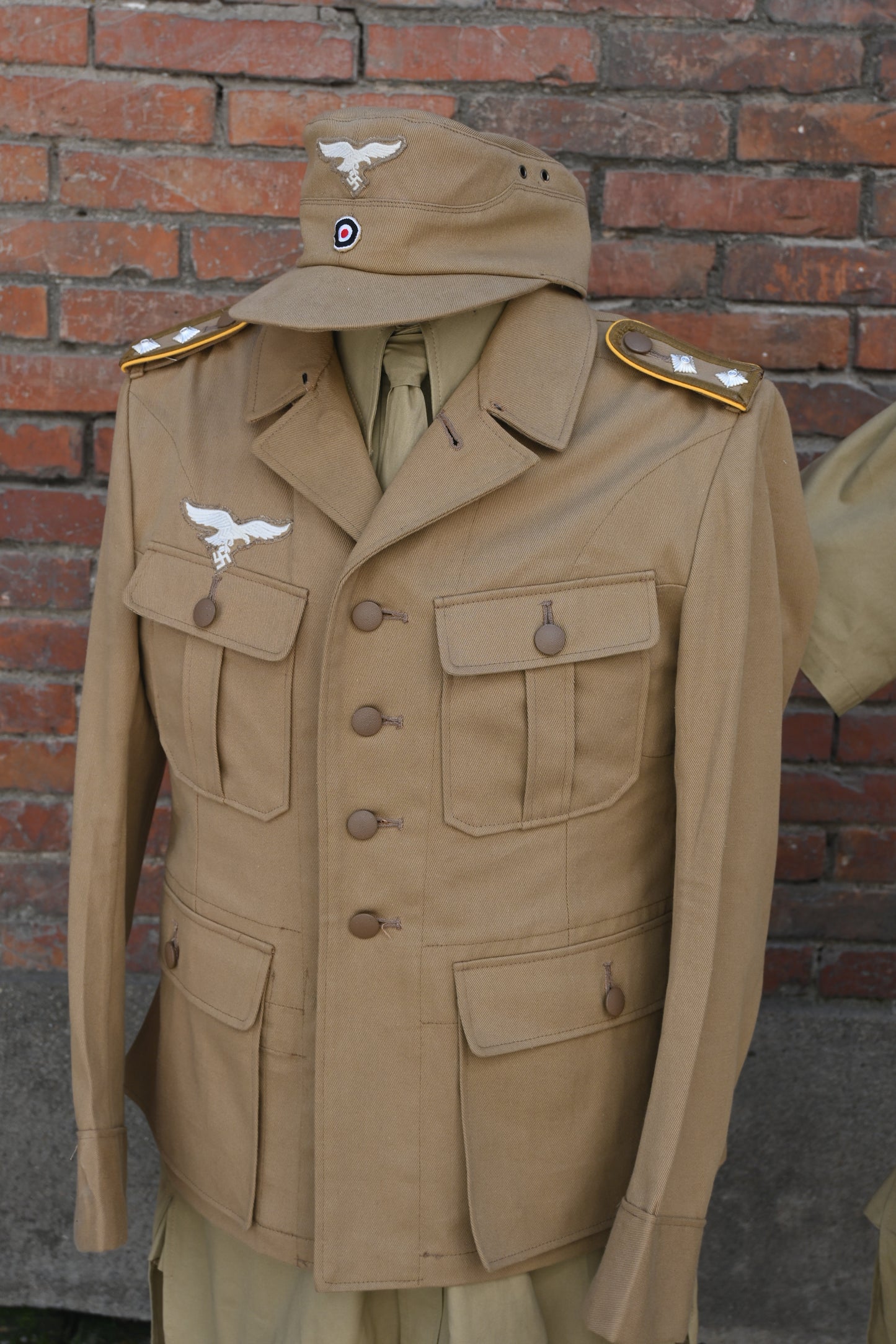 TLW   UNIFORM